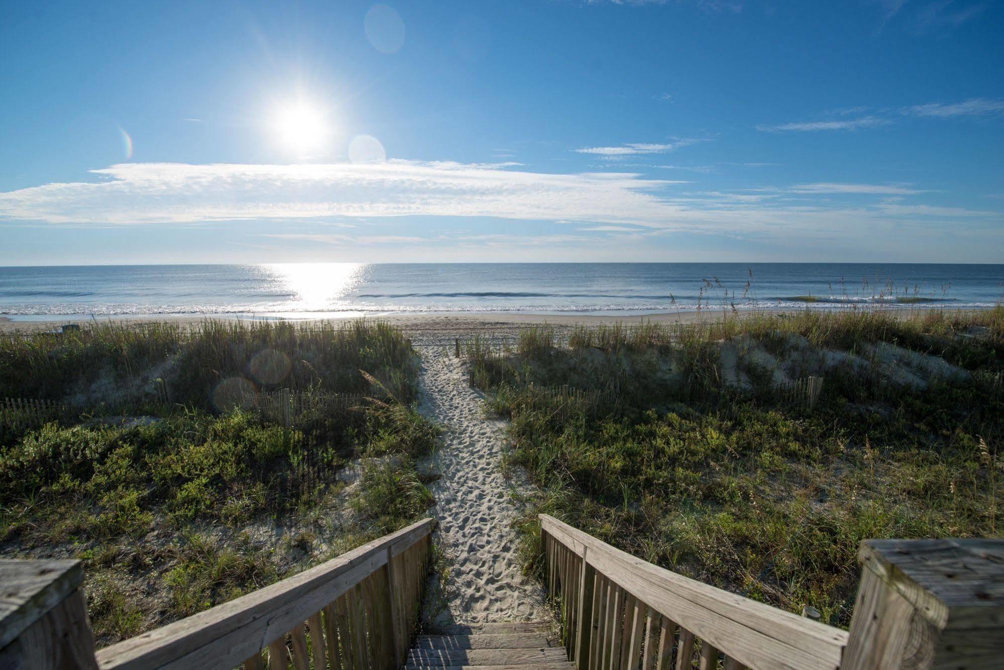 Sandpebble Beach Club Surfside Beach A Ramada By Wyndham Bagian luar foto
